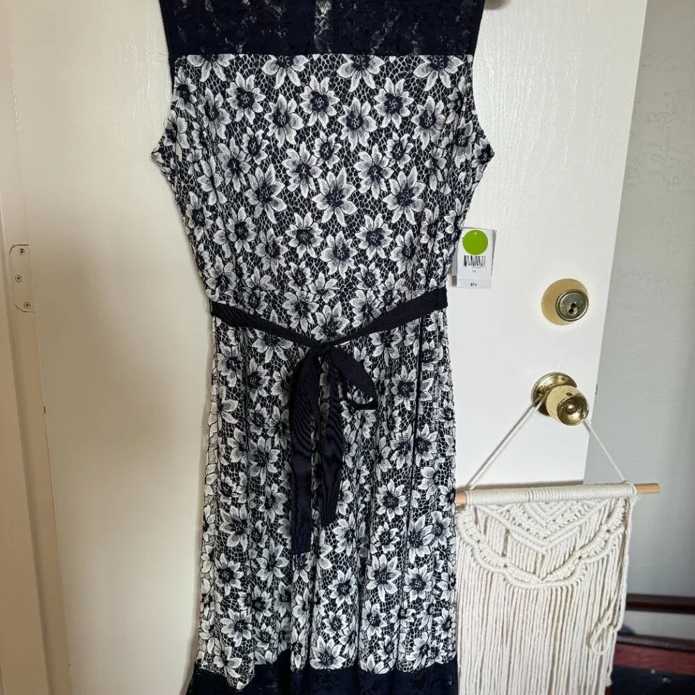 Danny & Nicole Womens Blue Lace Dress With Lining Size 14 NWT Sleeveless‎ sheer - Picture 2 of 16